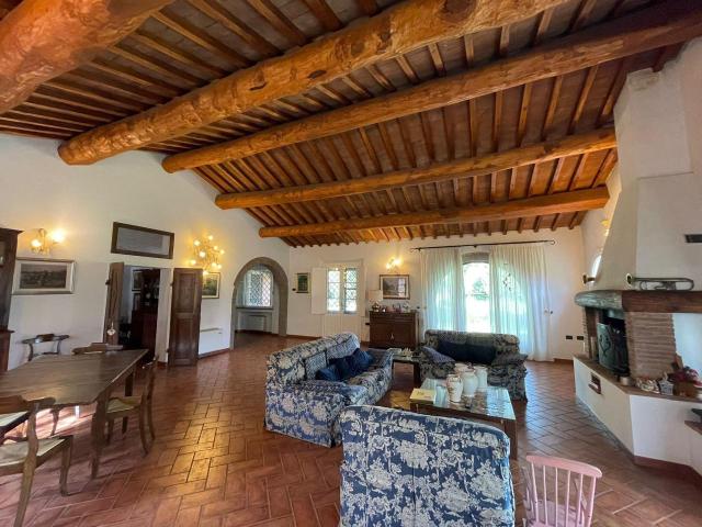 Villa Indipendente in vendita a Cecina, Toscana