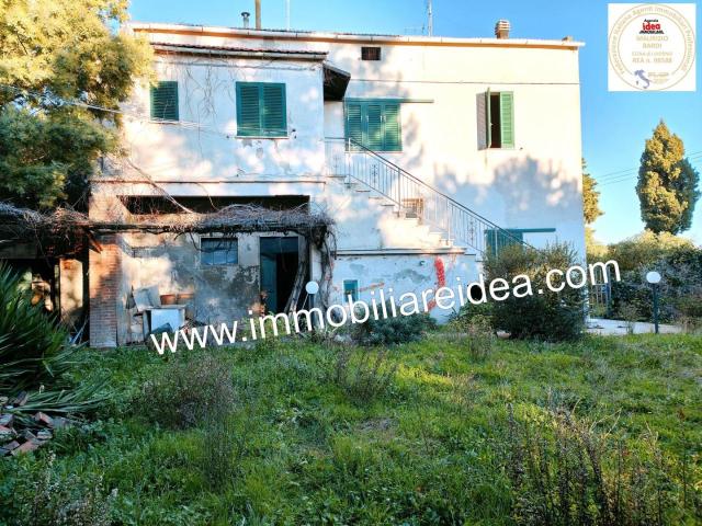 Villa Indipendente in vendita a Cecina, Toscana