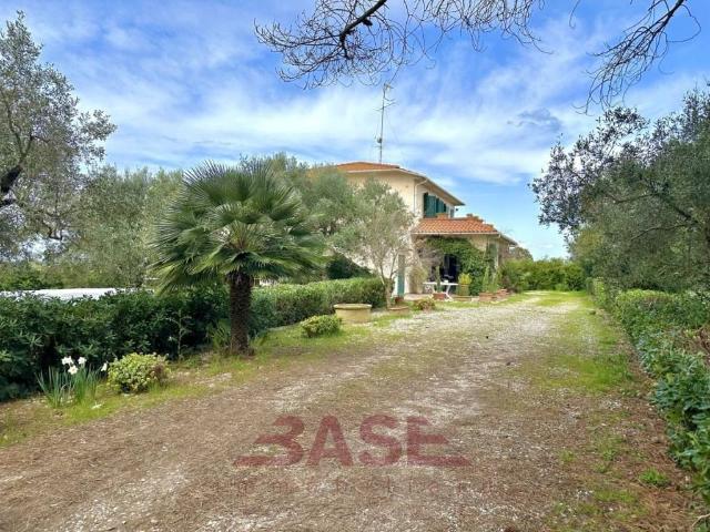 Villa Indipendente in vendita a Cecina, Toscana