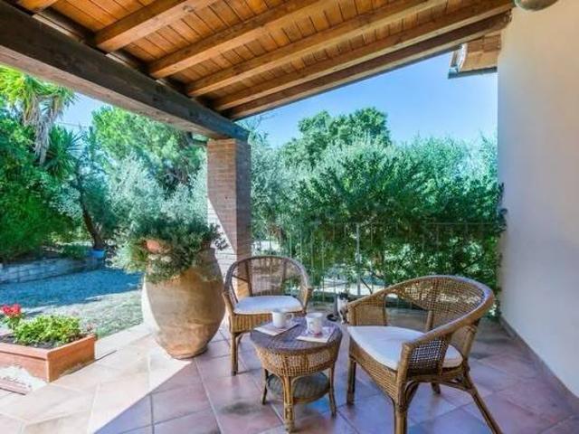 Villa Indipendente in vendita a Cecina, Toscana