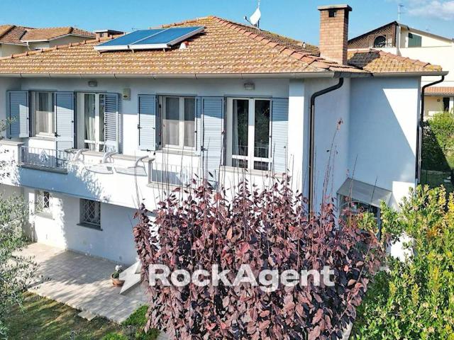 Villa Indipendente in vendita a Marina di Cecina, Cecina