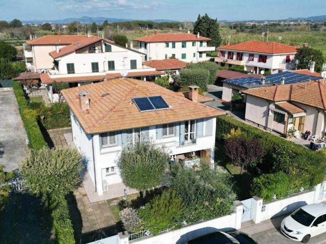 Villa Indipendente in vendita a Marina di Cecina, Cecina