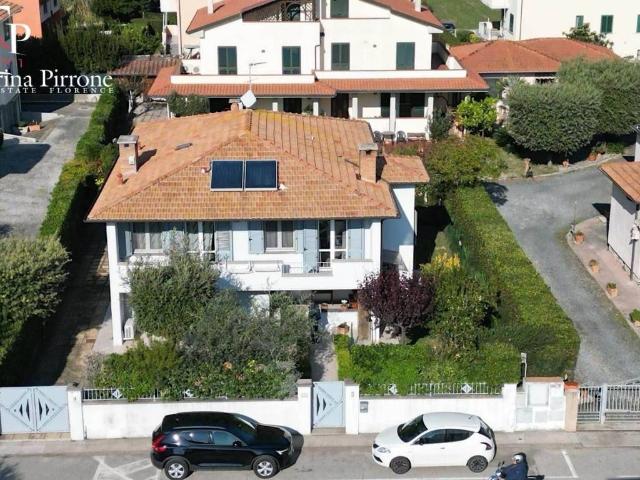 Villa Indipendente in vendita a Marina di Cecina, Cecina