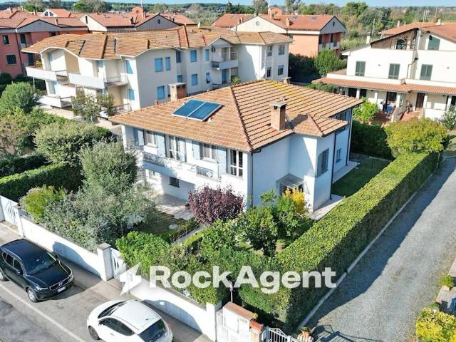 Villa Indipendente in vendita a Marina di Cecina, Cecina