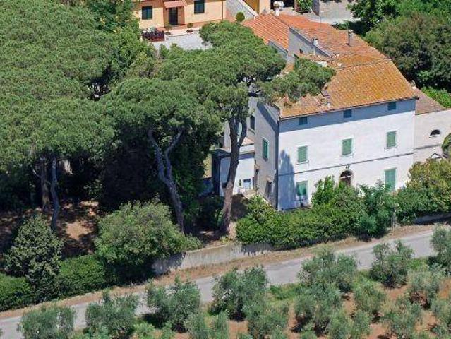 Villa Indipendente in vendita a Cecina, Toscana