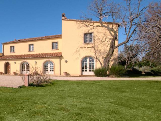 Villa Indipendente in vendita a Cecina, Toscana
