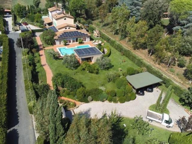 Villa Indipendente in vendita a Cecina, Toscana