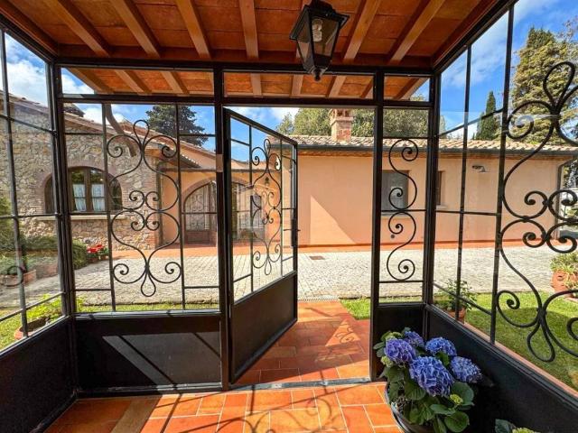 Villa Indipendente in vendita a Cecina, Toscana