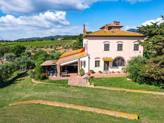 Villa Indipendente in vendita a Cecina, Toscana