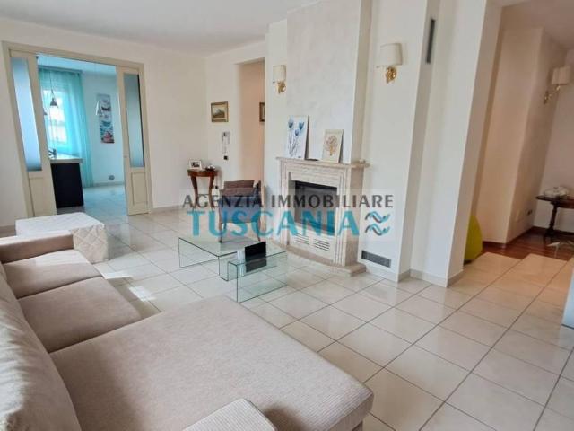 Villa Indipendente in vendita a Marina di Cecina, Cecina