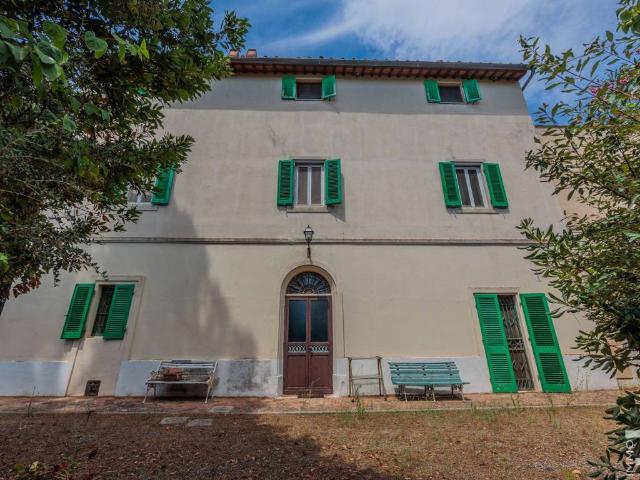 Villa Indipendente in vendita a Cecina, Toscana