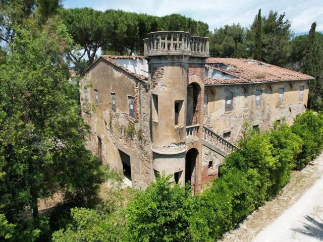 Villa Indipendente in vendita a Cecina, Toscana