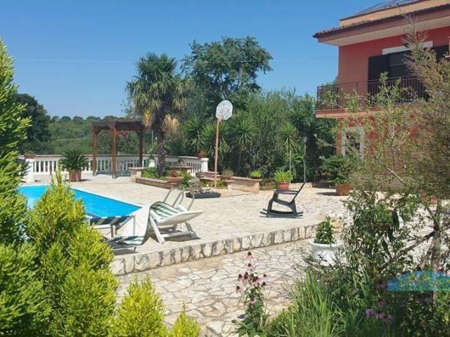 Villa Indipendente in vendita a Puglia, Brindisi