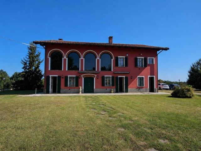 Villa Indipendente in vendita a Piemonte, Asti