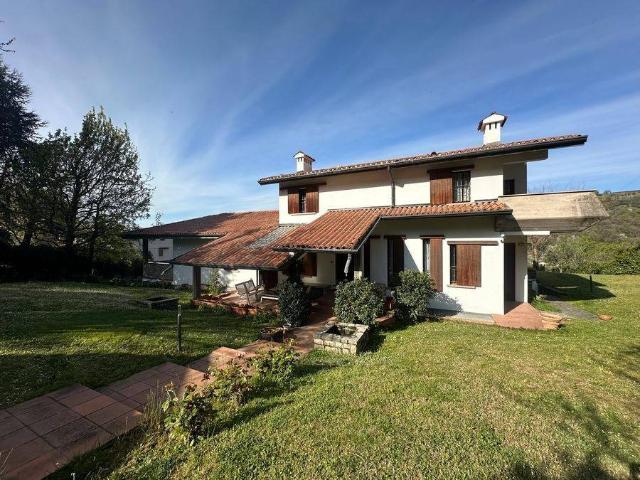 Villa Indipendente in vendita a Cellatica, Lombardia