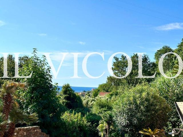 Villa Indipendente in vendita a Ferrari, Celle Ligure