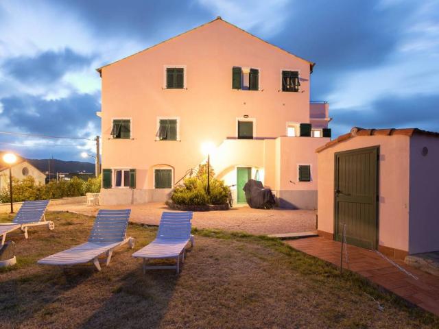 Villa Indipendente in vendita a Ferrari, Celle Ligure