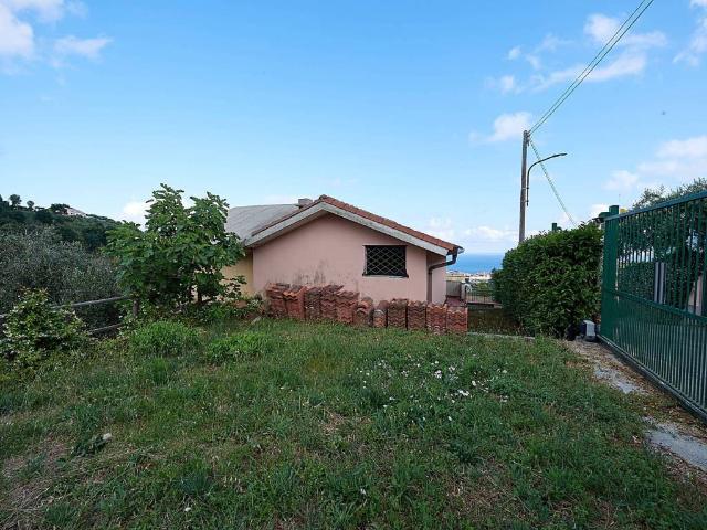 Villa Indipendente in vendita a Ferrari, Celle Ligure