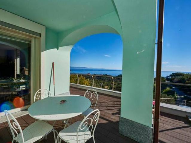 Villa Indipendente in vendita a Piani di Celle, Celle Ligure