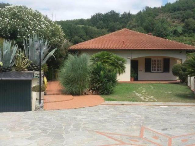 Villa Indipendente in vendita a Ferrari, Celle Ligure