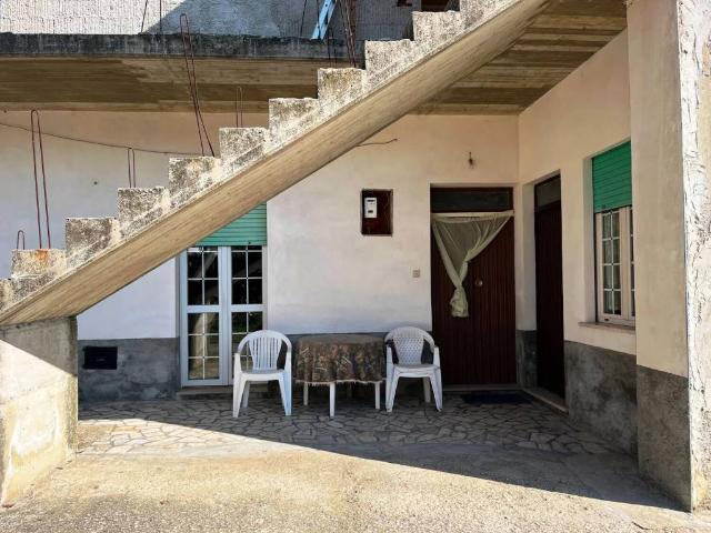 Villa Indipendente in vendita a Cellino Attanasio, Abruzzo