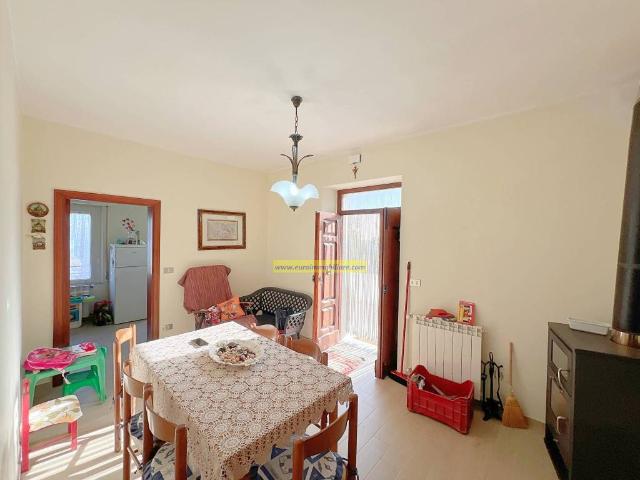 Villa Indipendente in vendita a Cellino Attanasio, Abruzzo