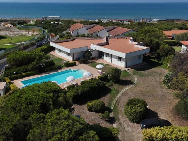 Villa Indipendente in vendita a Baia Domizia Sud, Cellole
