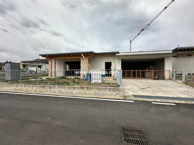 Villa Indipendente in vendita a Cenate Sopra, Lombardia