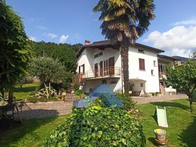 Villa Indipendente in vendita a Cenate Sotto, Bergamo
