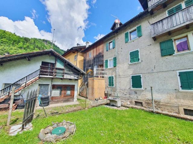 Villa Indipendente in vendita a Cencenighe Agordino, Veneto