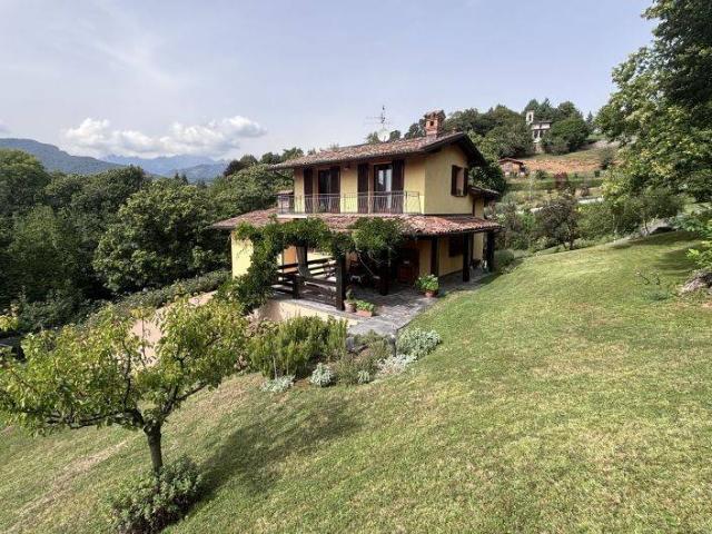Villa Indipendente in vendita a Cene, Bergamo
