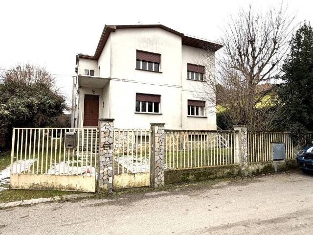 Villa Indipendente in vendita a Unione Alto Ferrarese, Cento