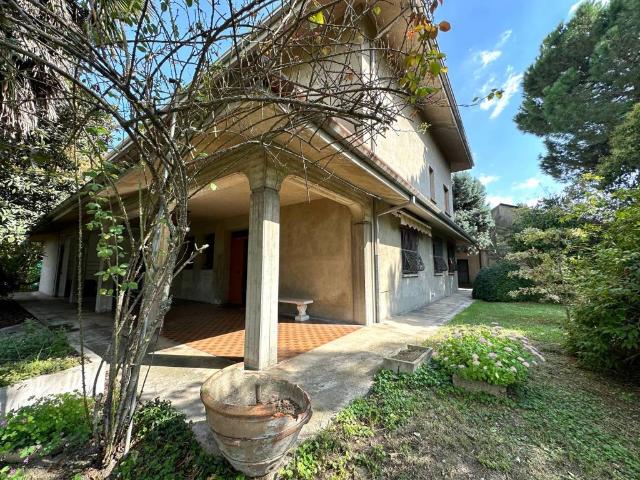 Villa Indipendente in vendita a Unione Alto Ferrarese, Cento