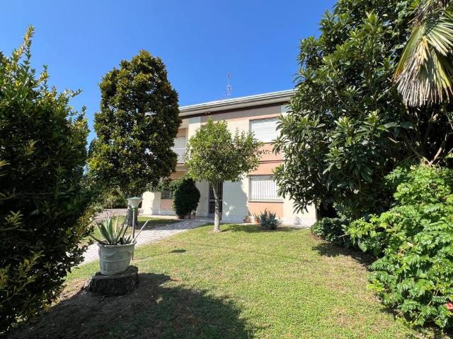 Villa Indipendente in vendita a Unione Alto Ferrarese, Cento
