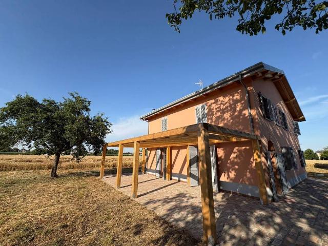 Villa Indipendente in vendita a Unione Alto Ferrarese, Cento