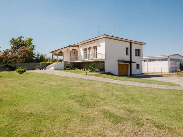 Villa Indipendente in vendita a Unione Alto Ferrarese, Cento