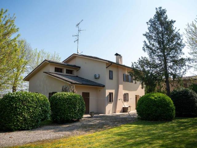 Villa Indipendente in vendita a Unione Alto Ferrarese, Cento