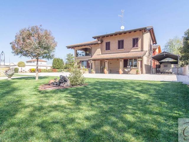 Villa Indipendente in vendita a Unione Alto Ferrarese, Cento