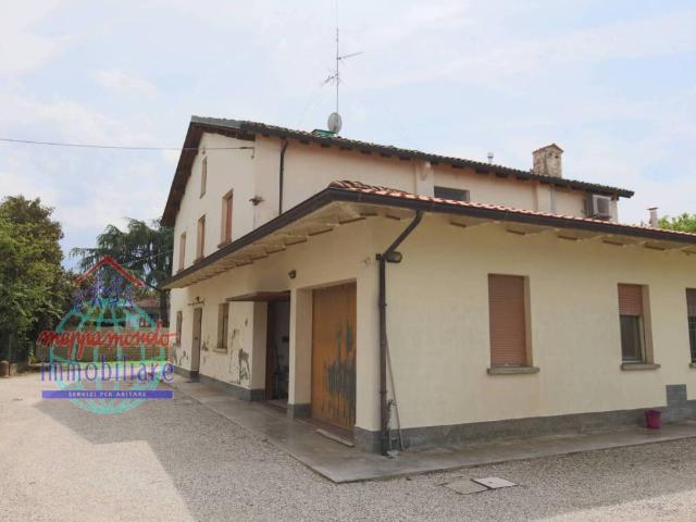 Villa Indipendente in vendita a Unione Alto Ferrarese, Cento