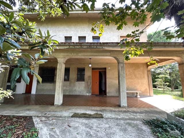 Villa Indipendente in vendita a Unione Alto Ferrarese, Cento