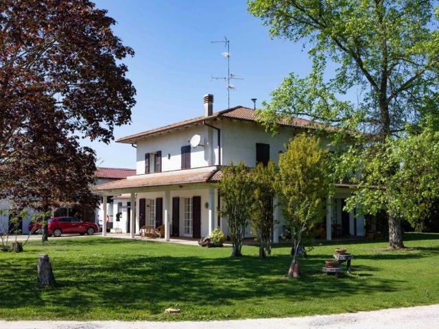 Villa Indipendente in vendita a Unione Alto Ferrarese, Cento