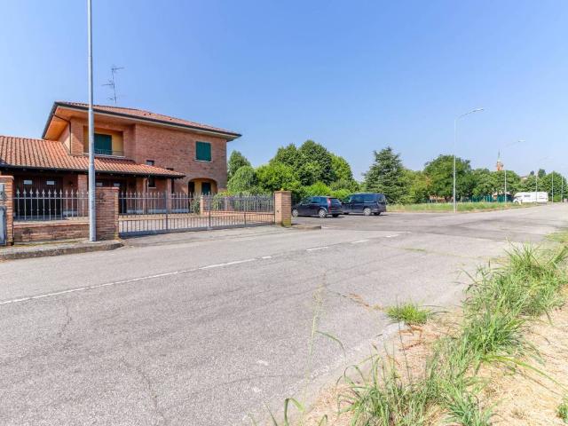 Villa Indipendente in vendita a Unione Alto Ferrarese, Cento