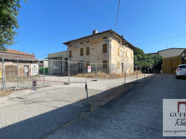 Villa Indipendente in vendita a Unione Alto Ferrarese, Cento