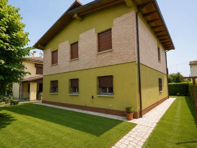 Villa Indipendente in vendita a Unione Alto Ferrarese, Cento