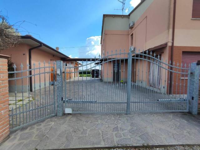 Villa Indipendente in vendita a Unione Alto Ferrarese, Cento