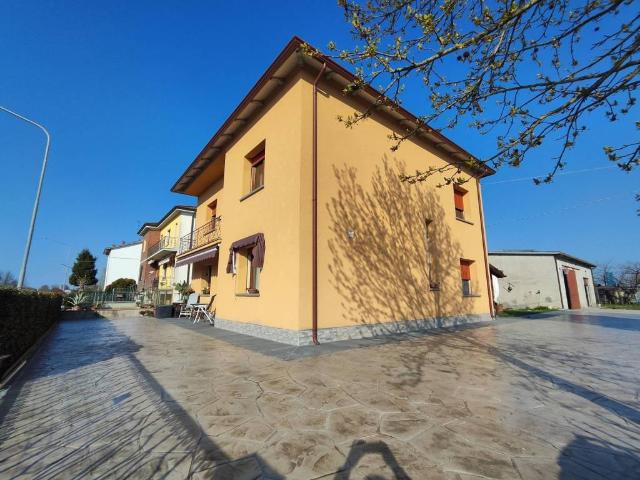 Villa Indipendente in vendita a Unione Alto Ferrarese, Cento