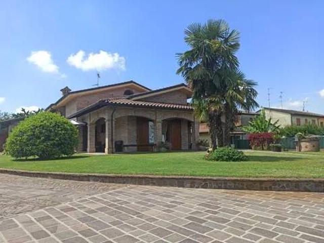 Villa Indipendente in vendita a Unione Alto Ferrarese, Cento