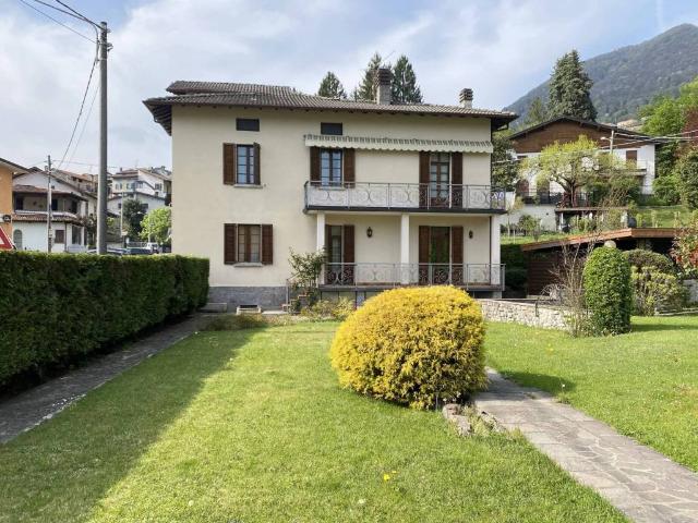 Villa Indipendente in vendita a Centro Valle Intelvi, Dizzasco