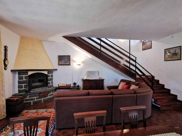 Villa Indipendente in vendita a Centro Valle Intelvi, Casasco Intelvi