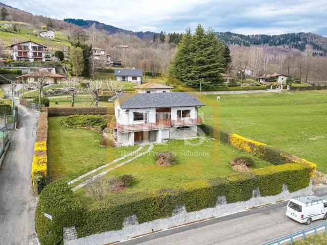 Villa Indipendente in vendita a Centro Valle Intelvi, Casasco Intelvi
